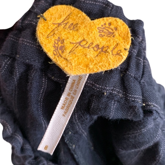 Free People Womens Linen Shorts Size 8 Navy with White Stripes - Picture 2 of 6